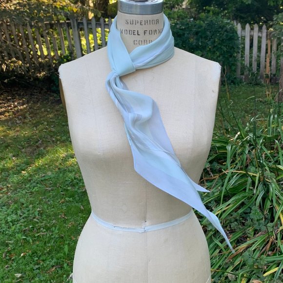 Liz Claiborne 100% Silk Scarf in Blue Tones - Picture 6 of 10